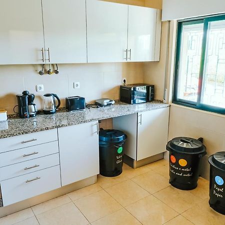 Help Yourself Hostels - Restelo ลิสบอน ภายนอก รูปภาพ