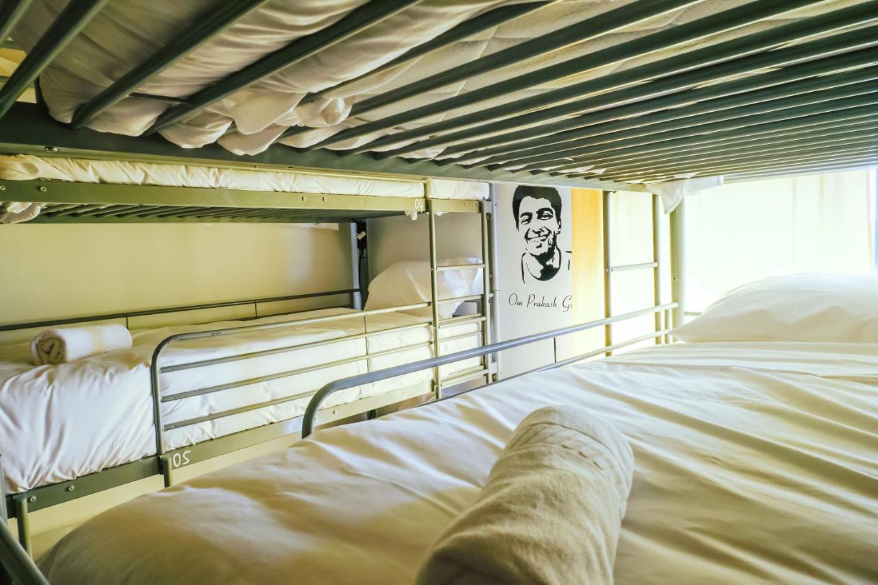 Help Yourself Hostels - Restelo ลิสบอน ภายนอก รูปภาพ