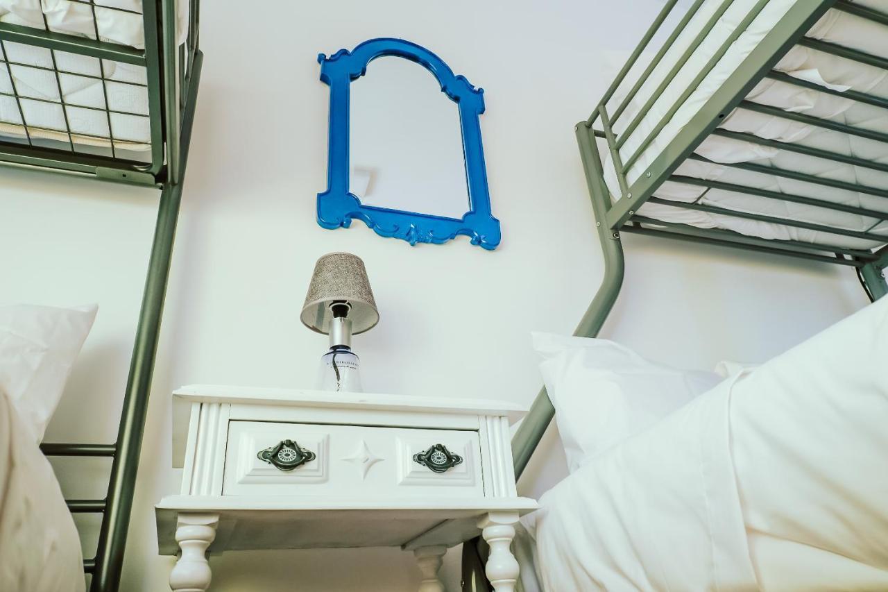 Help Yourself Hostels - Restelo ลิสบอน ภายนอก รูปภาพ