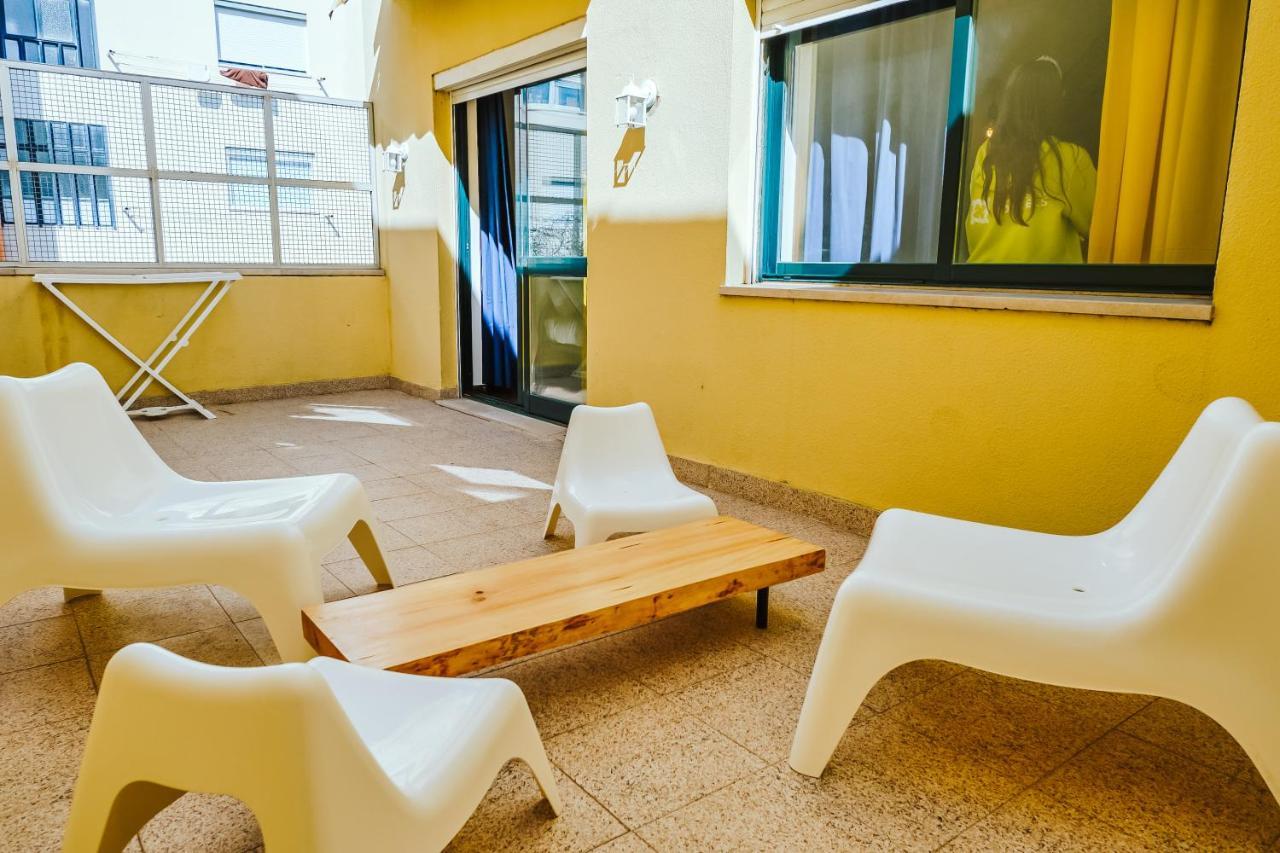 Help Yourself Hostels - Restelo ลิสบอน ภายนอก รูปภาพ