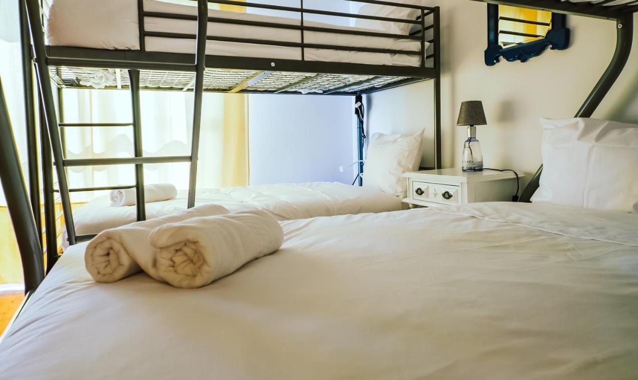 Help Yourself Hostels - Restelo ลิสบอน ภายนอก รูปภาพ