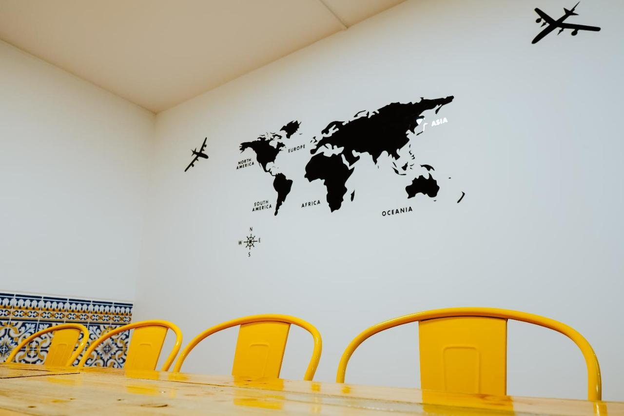 Help Yourself Hostels - Restelo ลิสบอน ภายนอก รูปภาพ
