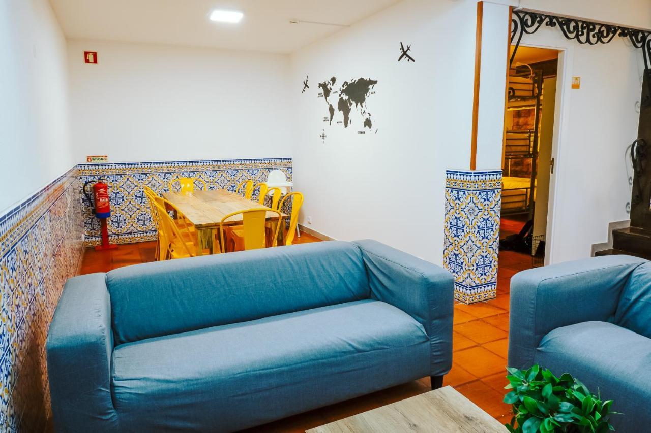 Help Yourself Hostels - Restelo ลิสบอน ภายนอก รูปภาพ