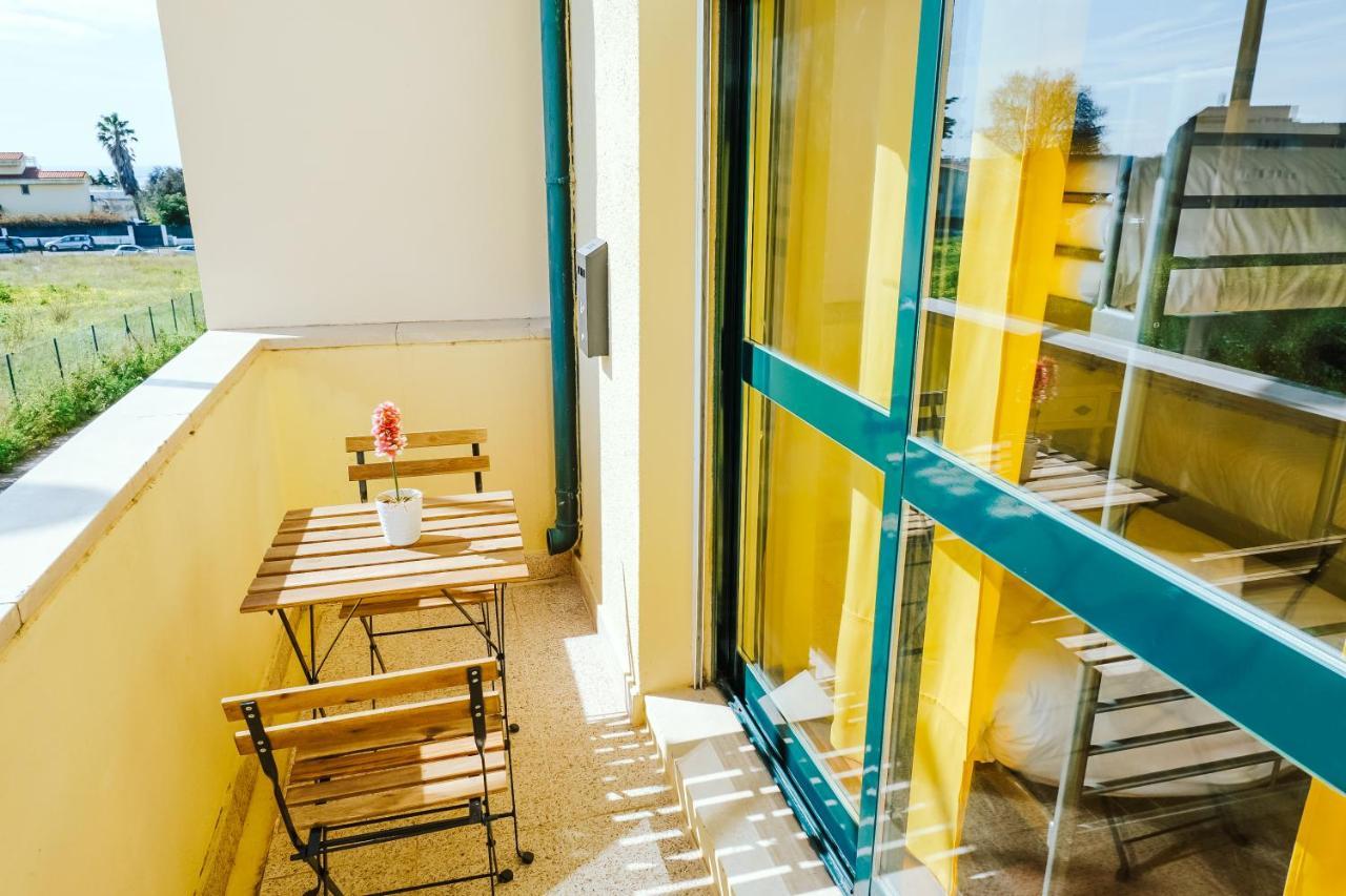 Help Yourself Hostels - Restelo ลิสบอน ภายนอก รูปภาพ