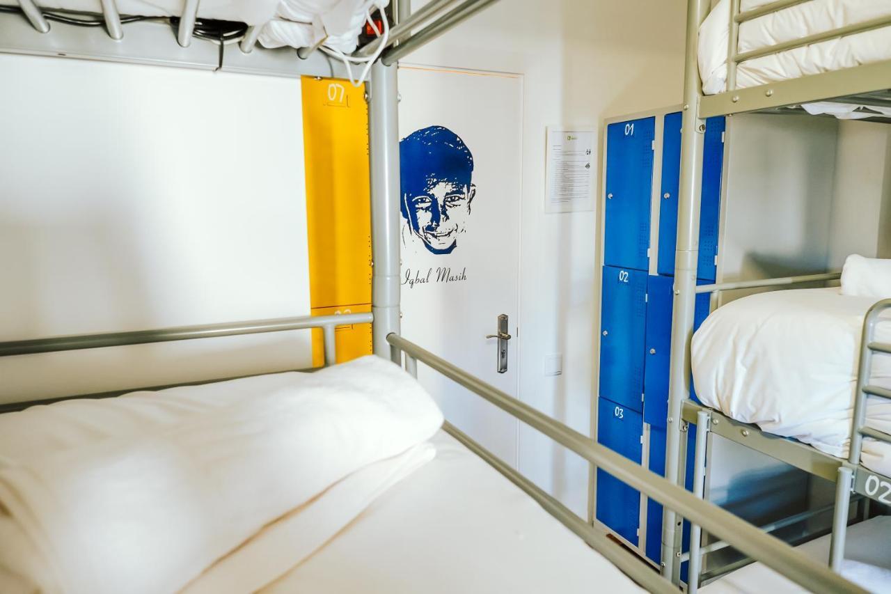 Help Yourself Hostels - Restelo ลิสบอน ภายนอก รูปภาพ