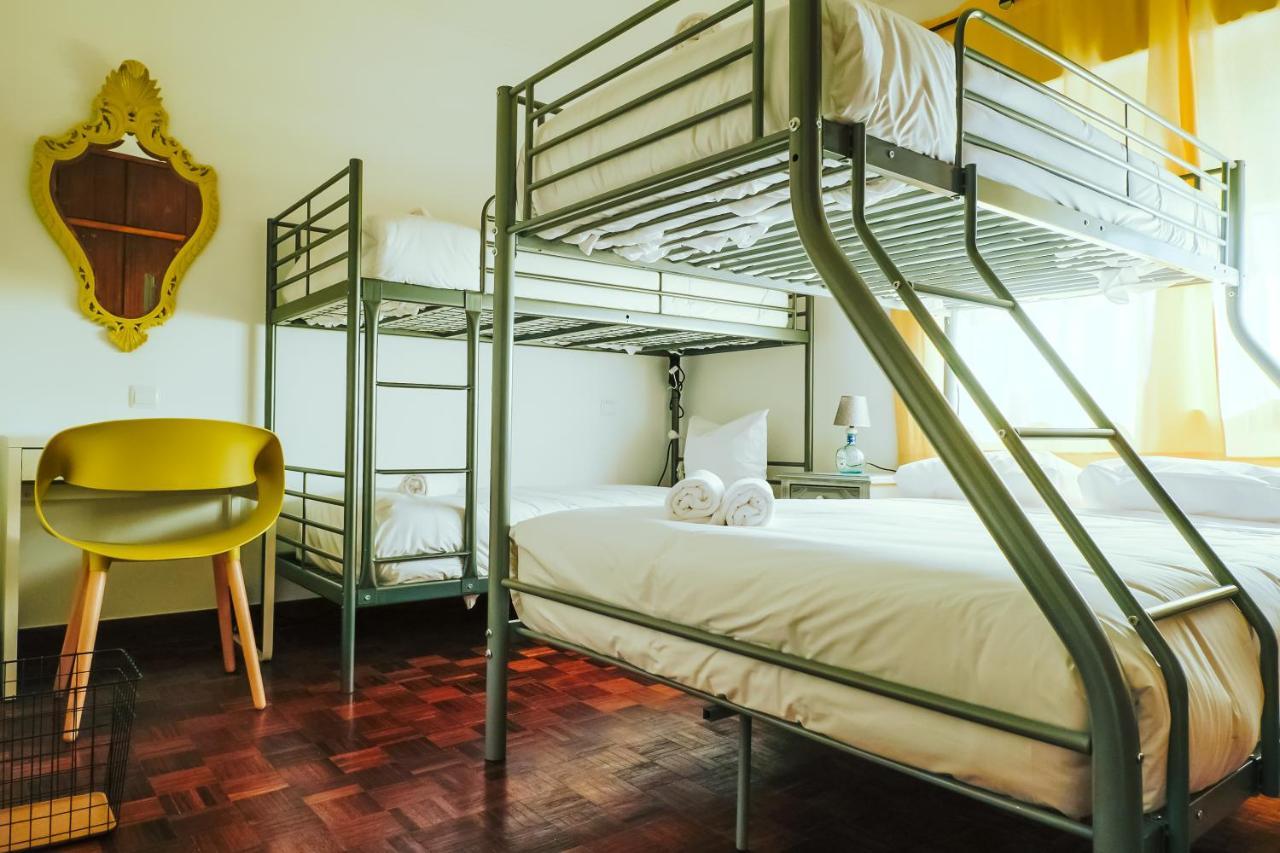 Help Yourself Hostels - Restelo ลิสบอน ภายนอก รูปภาพ